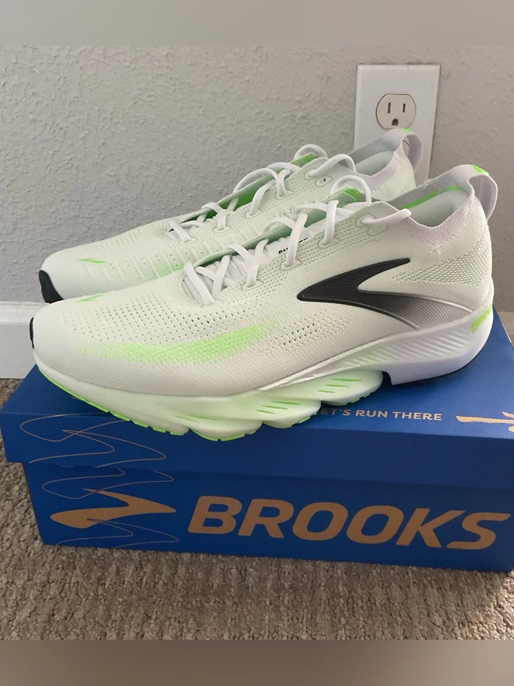 Brooks glycerin flex men’s size 13 new in box white green gecko running gym